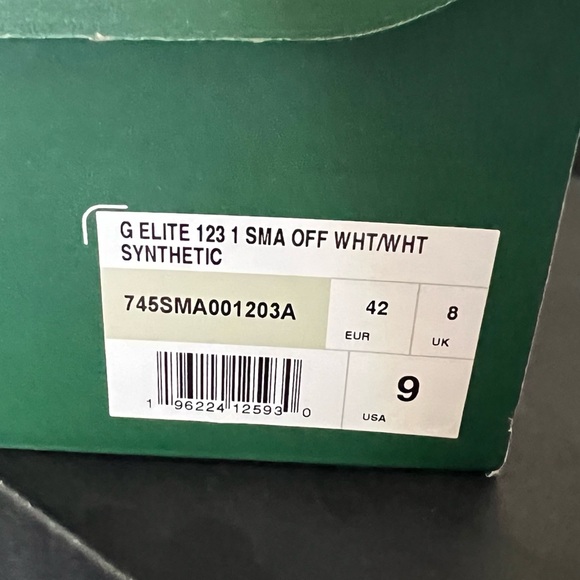 Like-new pair of Lacoste synthetic shoes. - Picture 3 of 3